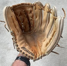Vintage Mizuno Leather Baseball Glove MT600FB Professional Model RHT Max Flex