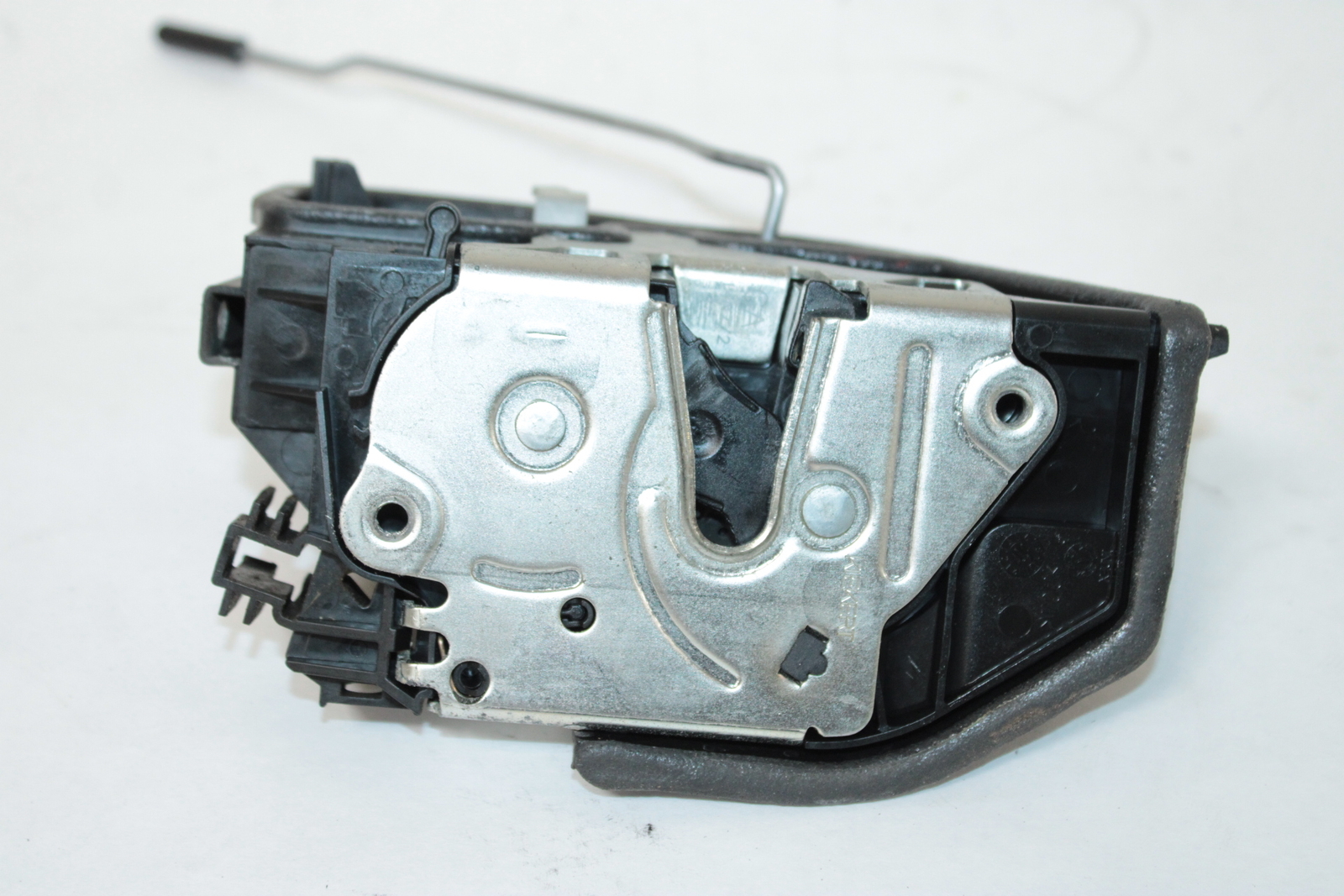 08 BMW 528i SEDAN E60 - PASSENGER REAR DOOR LOCK ACTUATOR 7202148  