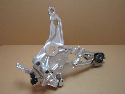 BMW F900XR TE 2021 1,575 miles right footrest hanger assembly (9548) - Picture 6 of 11