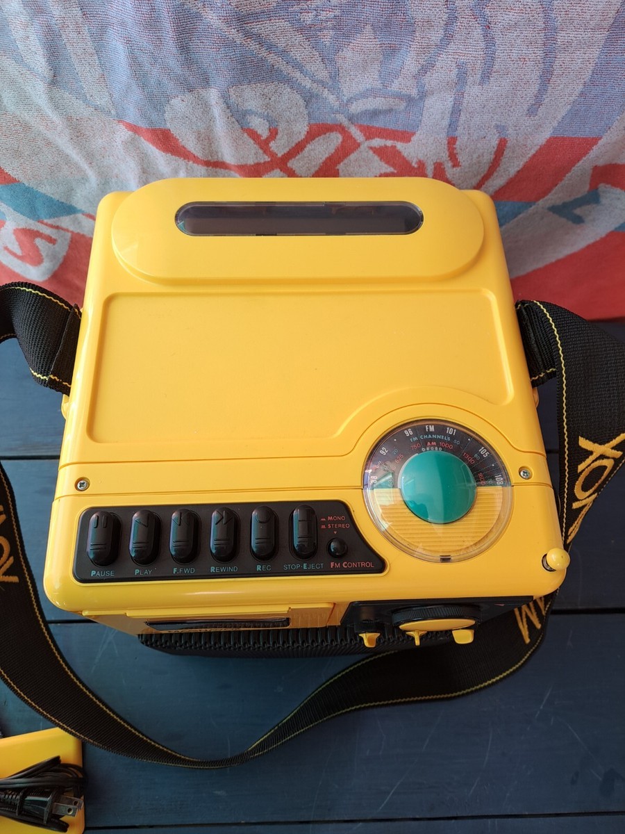 Magnavox D8080 Yellow Cube Boombox AM FM Cassette Super Magnavox D8080 Yellow Cube Boombox AM FM Cassette Super