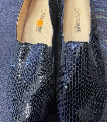 Ladysko Damen Slipper Schwarz EU 39 Slip-On Leder Reptilienmuster Logo