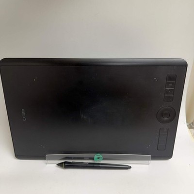 Wacom Intuos Pro Black PTH-660 Bluetooth Drawing Tablet