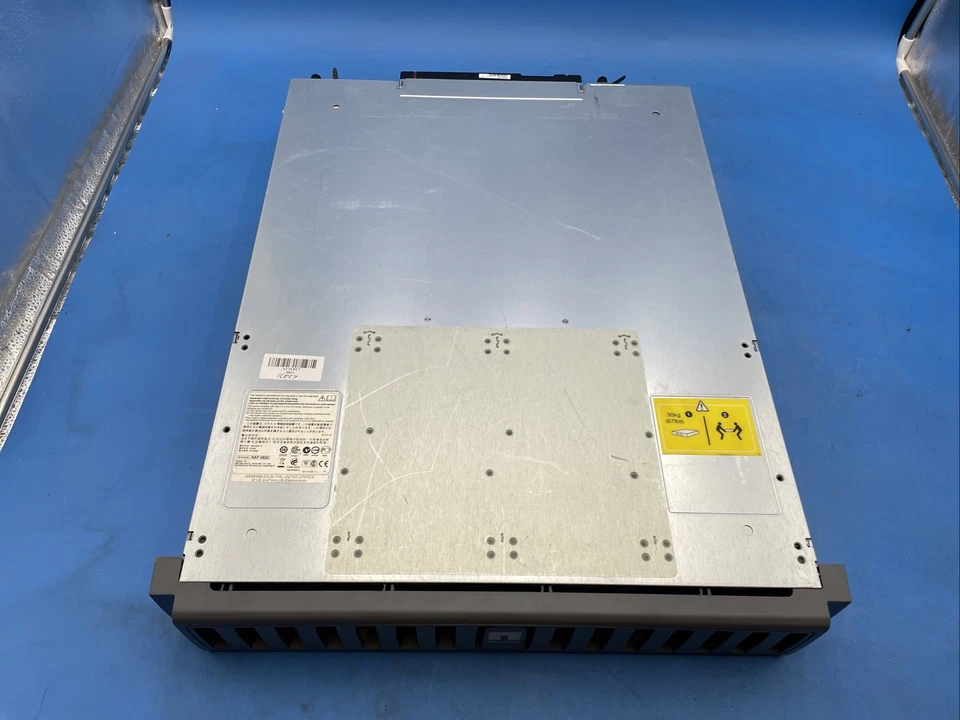 Sistema de armazenamento NetApp NAF-0602 2X controladores 2x PSU - sem HDD - Imagem 2 de 4
