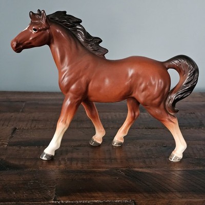 Vintage Porcelain Horse Figurine Bay w White Socks Inarco Japan E3600 6.25'' x 8''