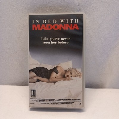 VHS : In Bed With Madonna - Like you´ve never seen her bevor - 120 Minuten
