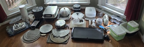 Huge ESTATE LOT of Kitchen Small Electric Cooking Appliances Cookware & Bakeware