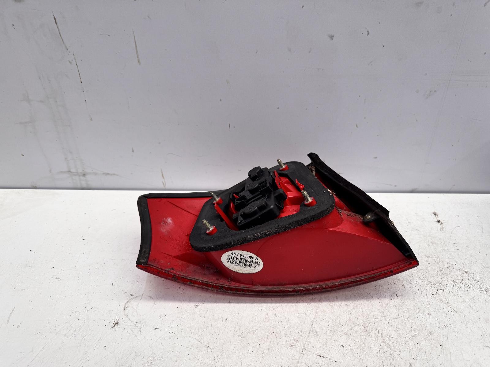 2003 Audi A6 Right Tail Light C5 01/2002-10/2004 image 3