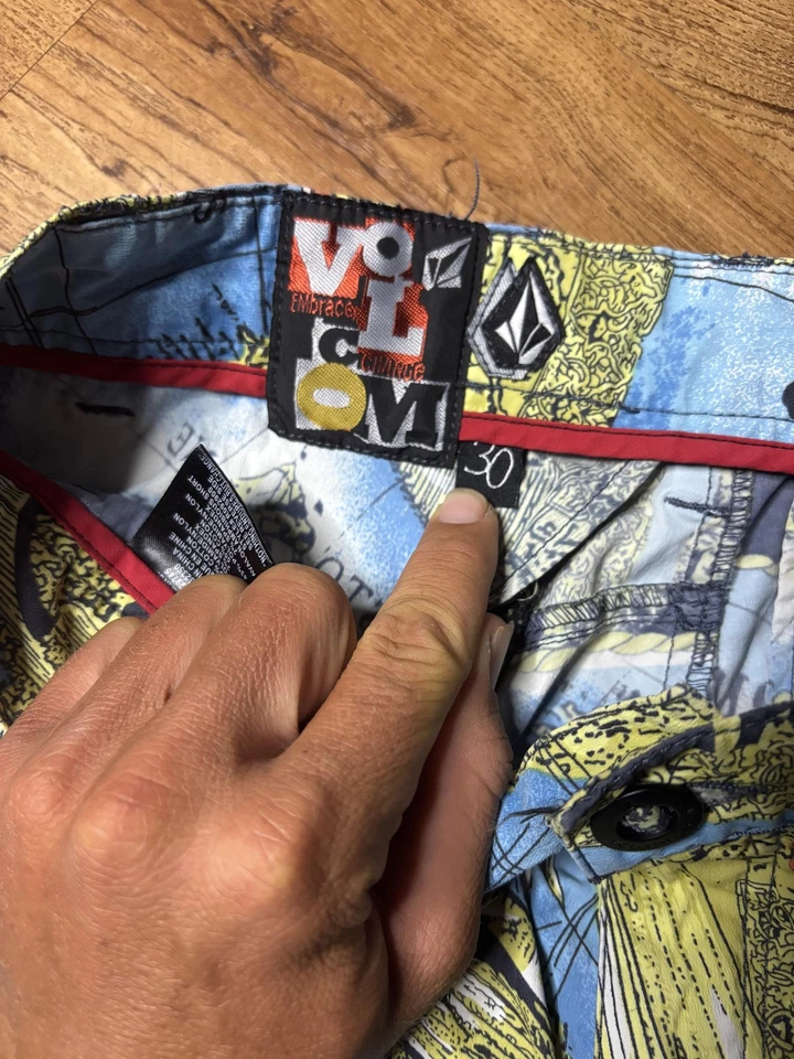 Pantalones Cortos Volcom Híbridos De Colección Para Hombres 30 Multicolor Mapa Náutico AOP Informales Verano Playa Foto 4 de 4