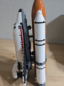 LEGO City Spaceport 60080 Space Shuttle Astronauts Minifigures Booster Rockets