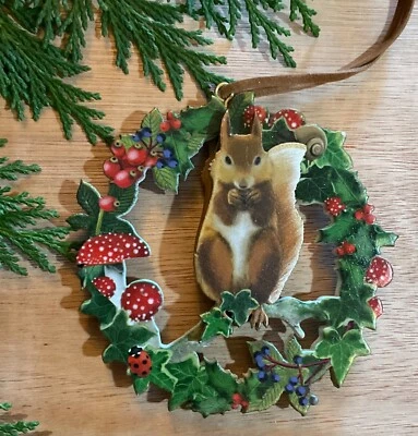 Woodland Animal Hanging ~ Decoration ~ Wooden ~ Gisela Graham ~ Squirrel