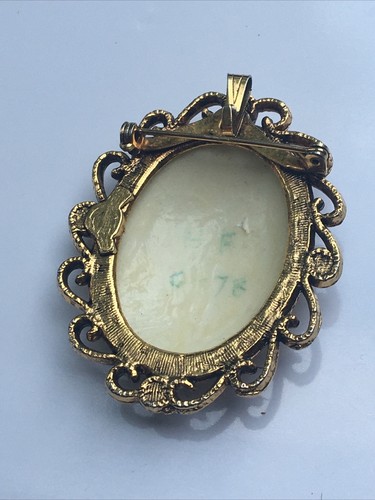 Vintage Victorian Oval Gold Cameo Flowers Acrylic Glazed Brooch Pin Novelty - Picture 9 of 11