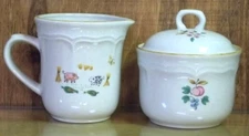 VINTAGE HEARTLAND CREAMER AND SUGAR BOWL INTERNATIONAL TABLEWORKS