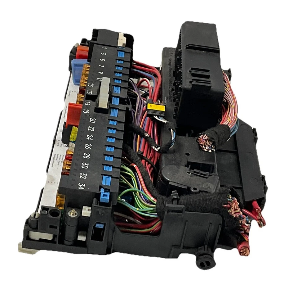 Оригинальная распределительная коробка реле предохранителя 2005 BMW X3 8364542 - Изображение 2 из 4