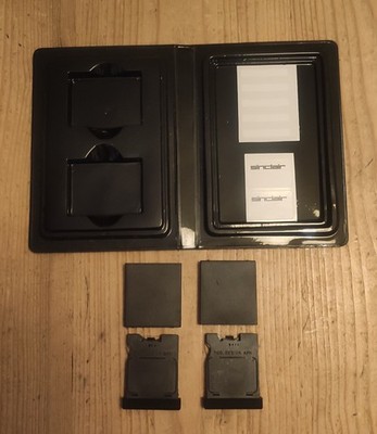 2 Sinclair ZX / QL Refilted Microdrive Patronen im Etui mit neuen Etiketten.