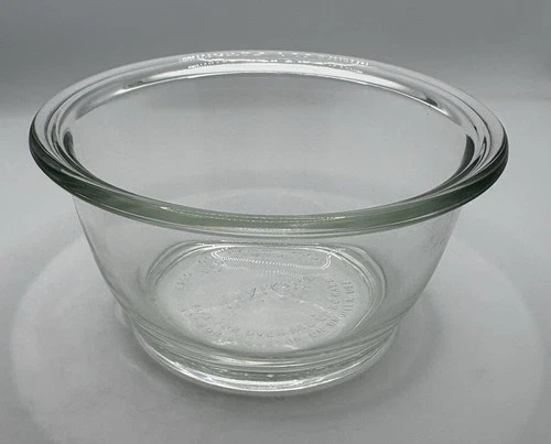 Vintage Pyrex  1 • 2/3 Cup • 390ml Clear Glass Lipped Bowl 8200