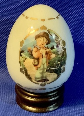 Vintage M.J. Hummel Egg Little Fiddler 1993-1994 w/Original Box and Paperwork