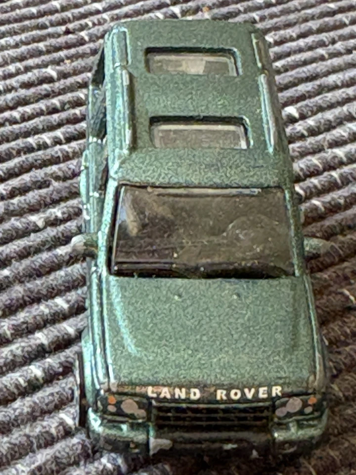 Motor Max 2004 Land Rover Discovery Metallic Dark Green 1:64 Diecast  - Image 3 of 4