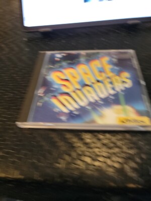 Space Invaders Activision 1999 PC CD-ROM in jewel case with booklet