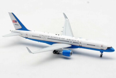 Boeing VC-32A 1/200 モデルプレーン s-l400.jpg
