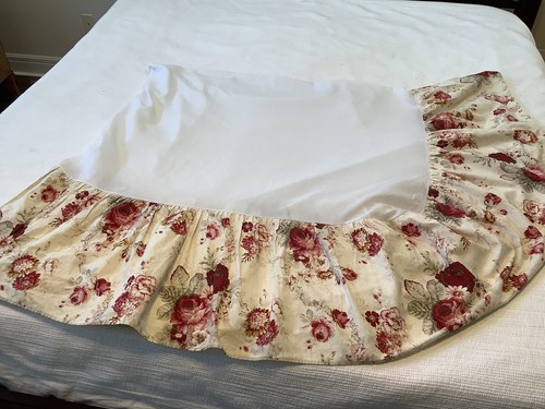 Waverly Garden Room Norfolk Rose Queen Size Bed Skirt - Picture 2 of 7
