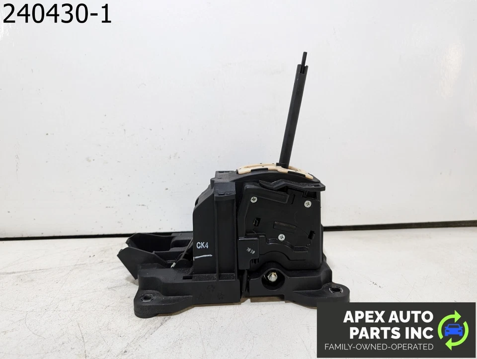 OEM 2008 Suzuki XL7 3.6L Automatic Trans floor Gear Shift Shifter Assembly - Image 4 of 4