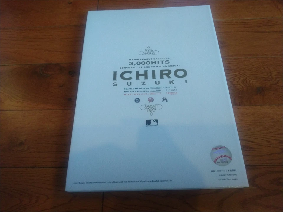 Ichiro Suzuki 3000 hits book Japanese commemorative postcards Seattle Mariners - Image 2 of 4
