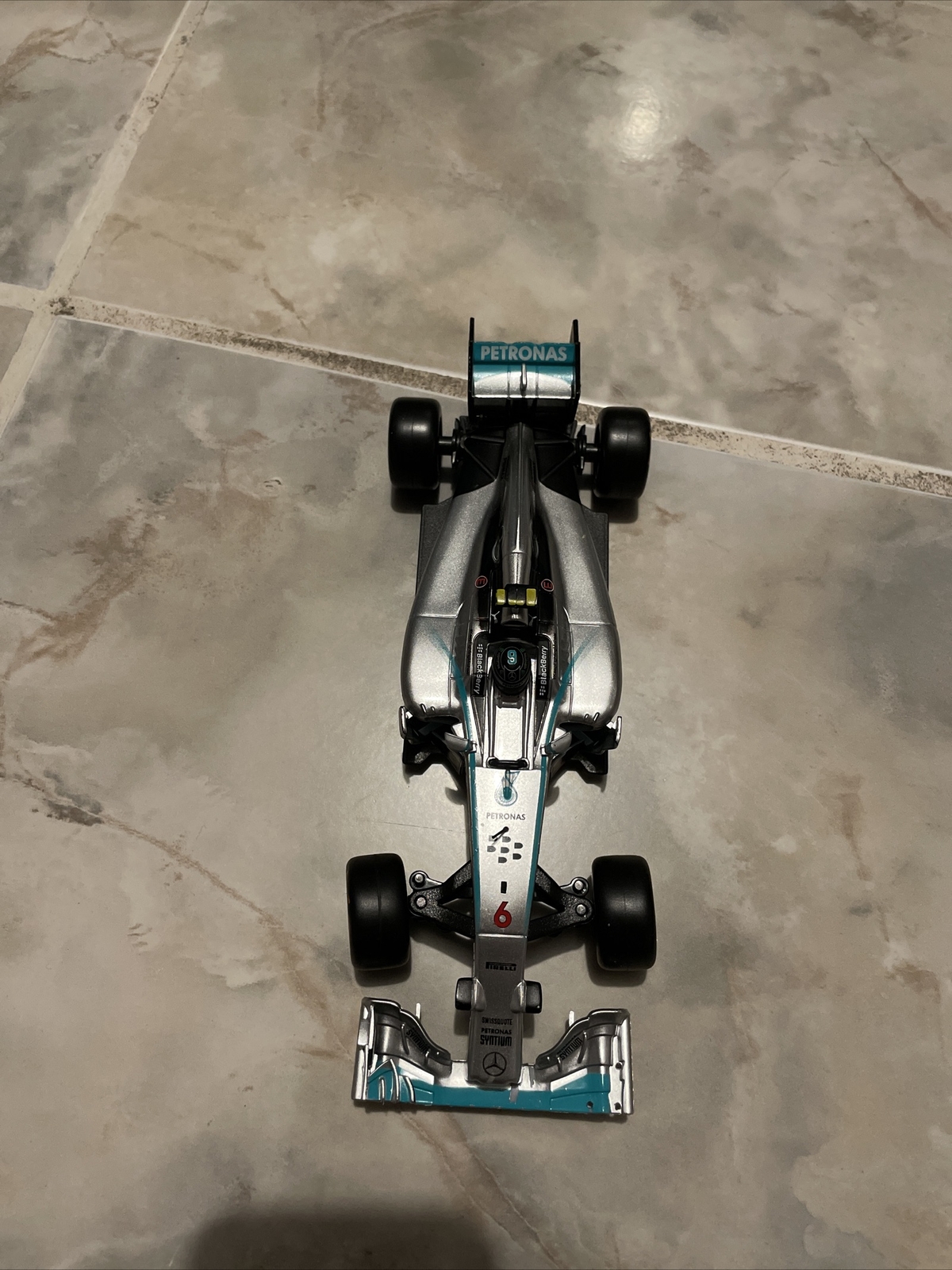 maisto-petronas-lewis-hamilton-1-24-scale-f1-racing-car-ebay