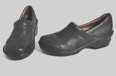 Nice Comfy Black Born Slip On Shoes Size EUR 40 M Pebble