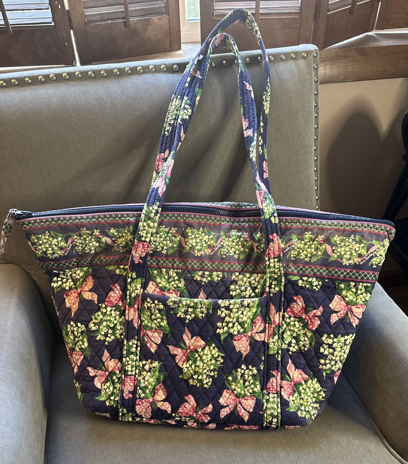 Vera Bradley Retired/Vintage/New Hope/Breast C Awareness Quilted Tote-Pink Bows