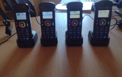 Alcatel-Lucent 400 DECT oder T-Systems Open 400D mit Ladeschale und Clip