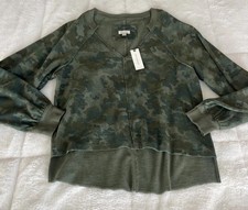 NWT Anthropologie PILCRO X-Small Green Camo Reworked Popover Sweatshirt V Neck