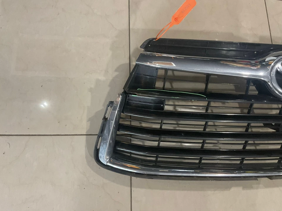 Parrilla parrilla 14-16 Toyota Highlander 75310-0E010 OEM Foto 4 de 4
