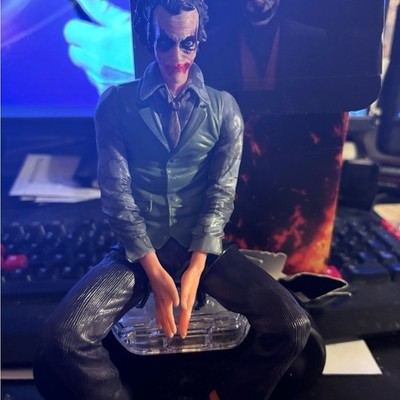 DC Comics Batman Dark Knight Heath Ledger Joker Sitting model Statue