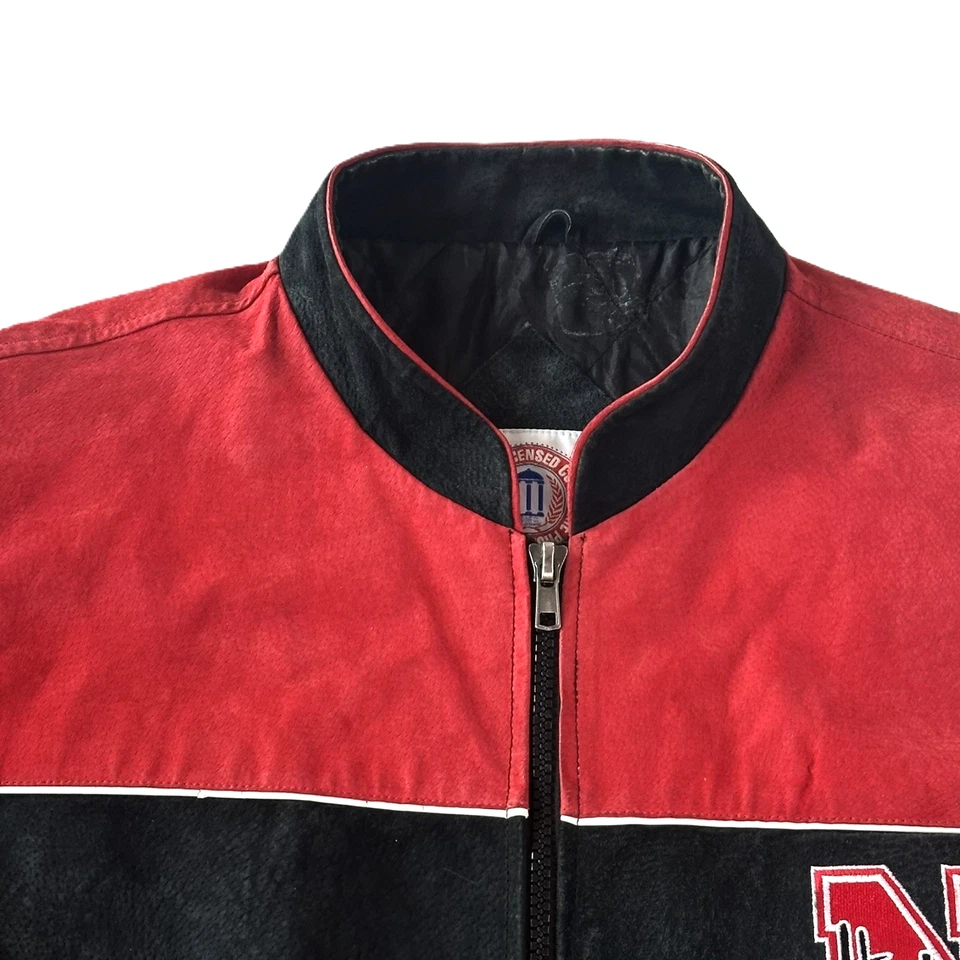 Jaqueta Bombardeiro Masculina Vintage Essex Camurça Extra Grande Pesada Nebraska Cornhuskers Preto Ponto Vermelho - Imagem 2 de 4
