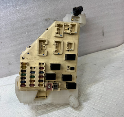 2001-2003 Toyota Prius Engine Bay Under Right Passenger Side Fuse Box OEM