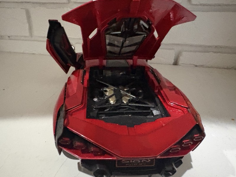 (RARE) Lamborghini Sián FKP 37 Red 1:18 Diecast Model Car w/ Opening Doors