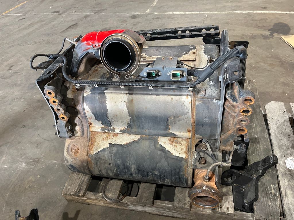 2018-2025 FREIGHTLINER CASCADIA DPF (Diesel Particulate Filter