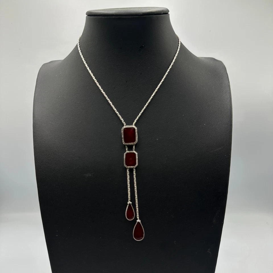 Collar Gota Y Esmalte Rojo Colgante Tono Plata Cadena Lágrima Cuelga 20 Pulgadas Foto 2 de 4