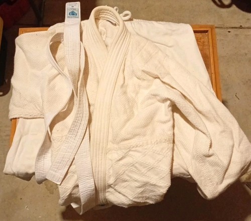 JUDO Dogi /Gi -Gently Used- Size 00