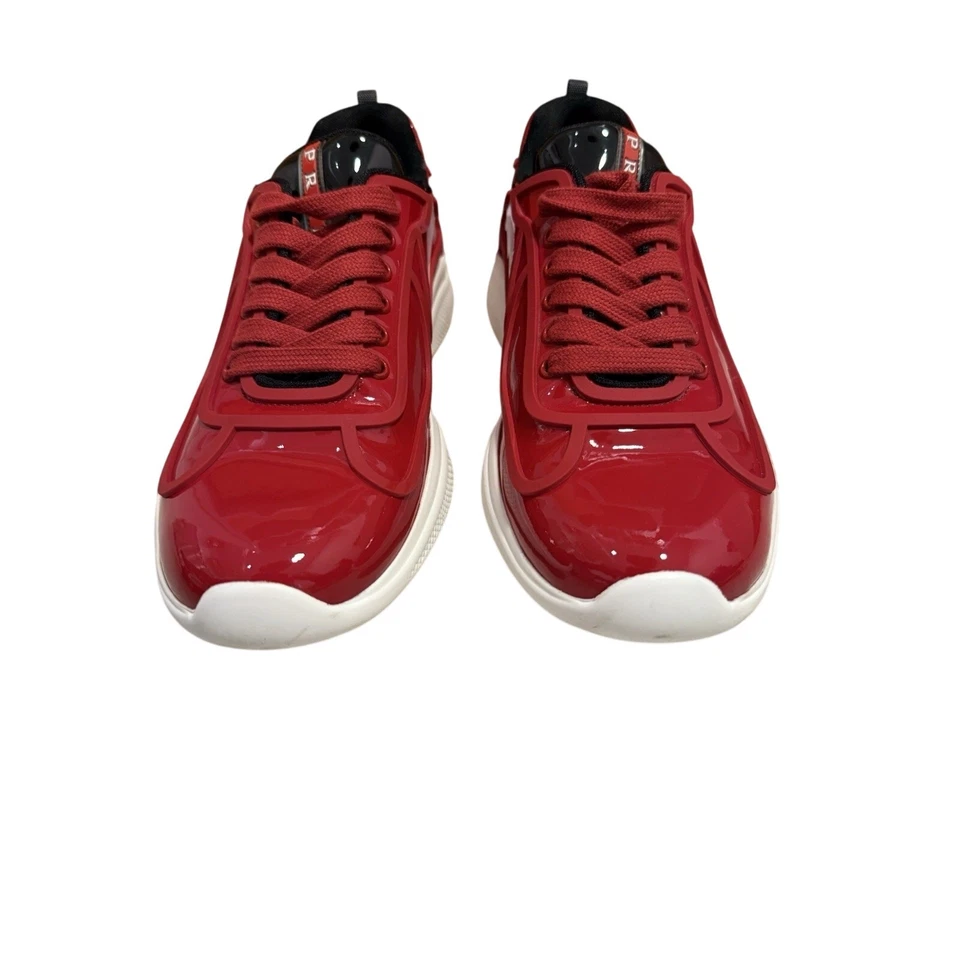 Prada Americas Cup patente vermelha baixa Reino Unido 8 - Imagem 2 de 4