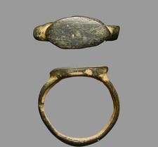 Ancient Near Eastern Bronze Child's Protective Signet / Amulet Ring (c. 1000BC)
