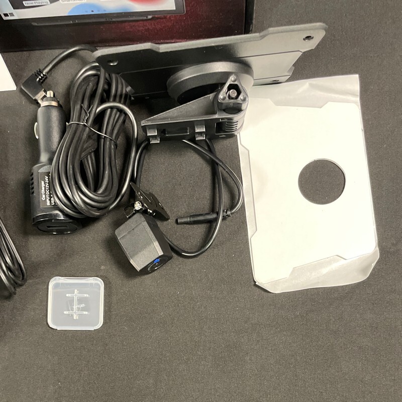 Moeckearla A9006 Black 1080P Apple Carplay & Android Auto Portable Car Stereo