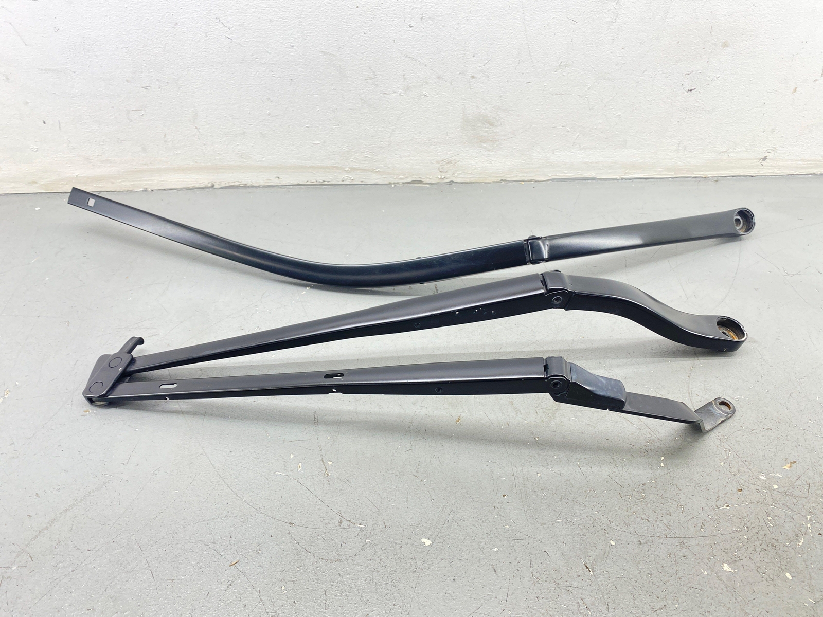 2020-2023 MCLAREN GT FRONT WINDSHIELD WIPER ARM SET 13A5861CP OEM 2021 2022