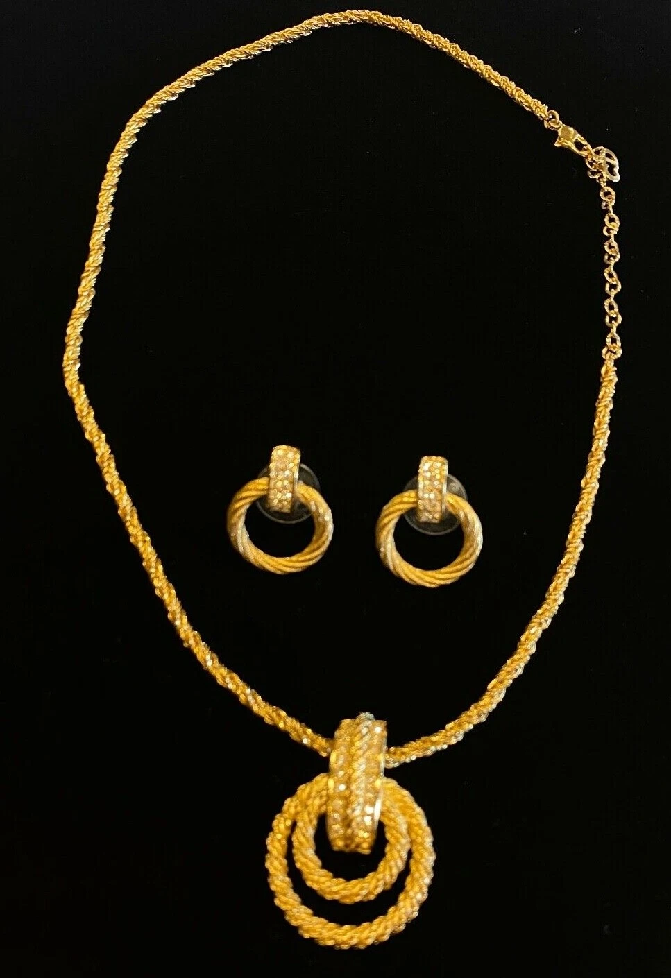 Ensemble collier vintage signé Christian Dior plaqué or et cristal