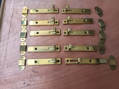 Lot verrou targette type alsacien en laiton neuf de stock NOS Lot De 10 - Photo 1/4