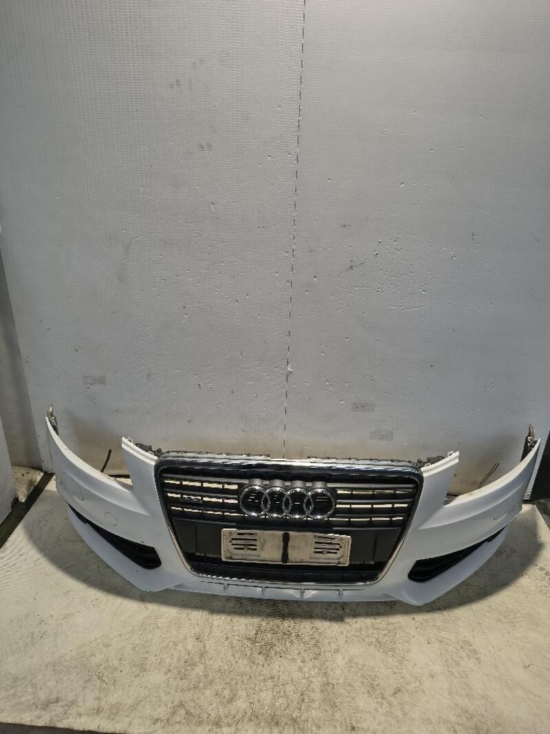 8K0807105BGRU paraurti anteriore AUDI A4 8K (09/07-03/13) 1.8 16V 2007 Usato