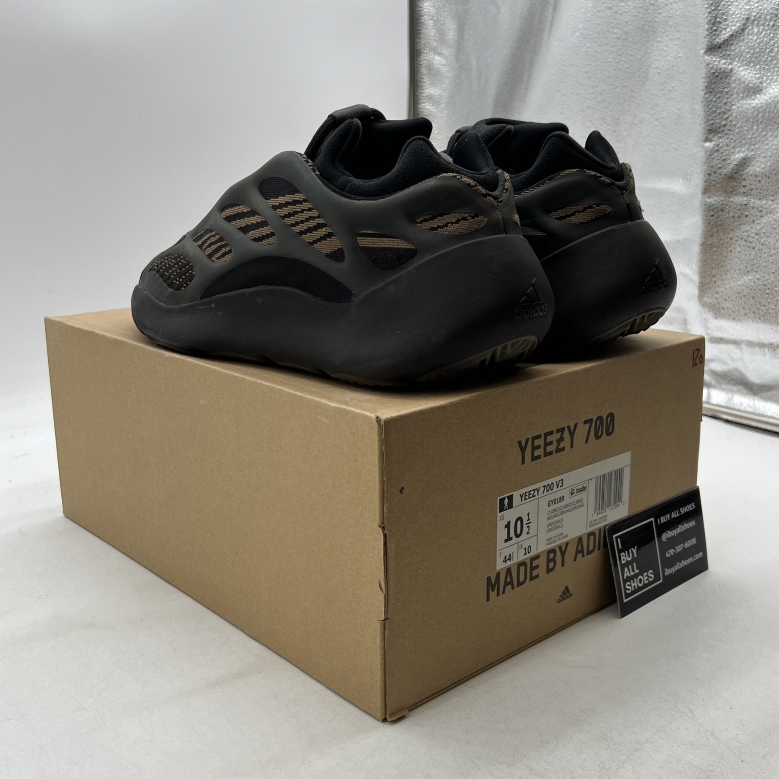 Size 10.5 - Adidas Yeezy 700 V3 Clay Brown (GY0189) thumbnail 4