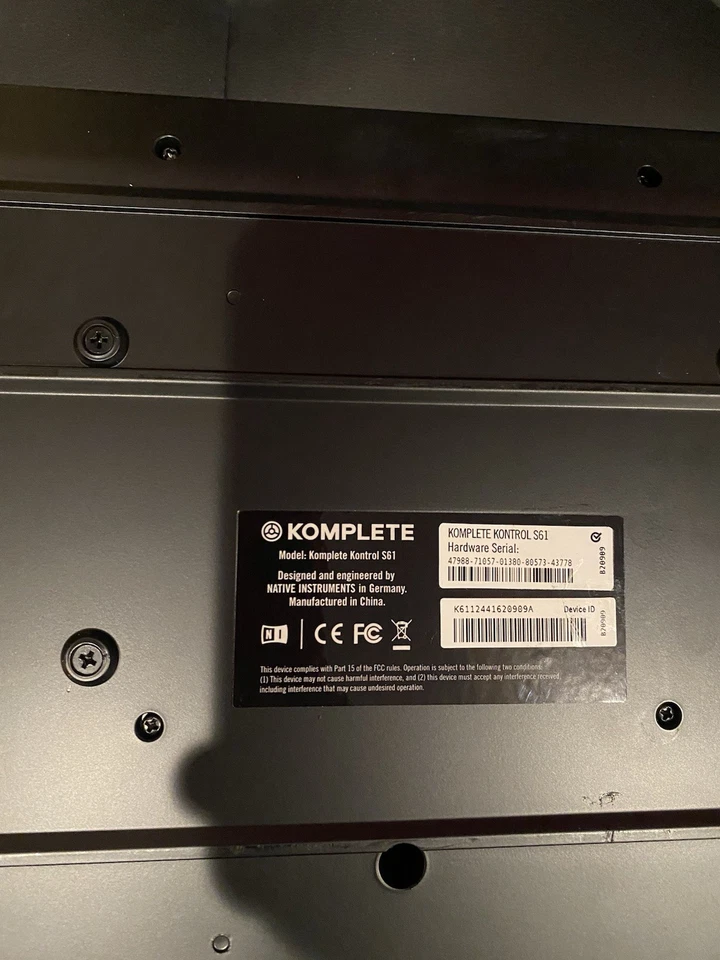 Native Instruments Komplete Kontrol S61 MK1 MIDI Keyboard - 61 Keys | Immaculate - Image 4 of 4