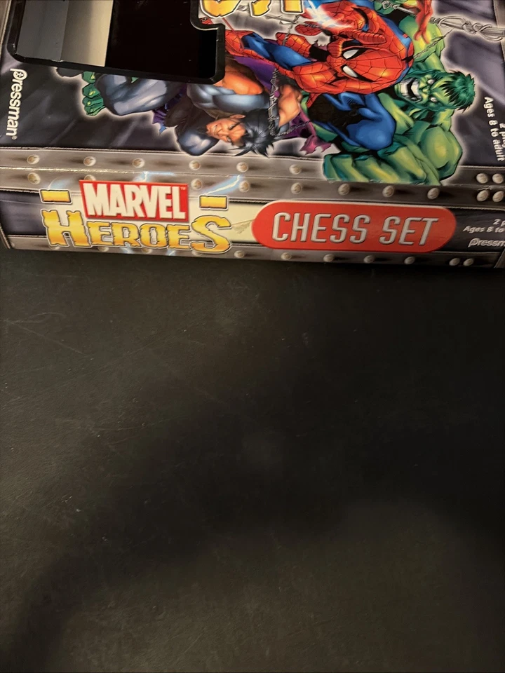 RARE Marvel Heroes Chess Set  Pressman 2003 COMPLETE Set with Board Pre-owned - Image 3 of 4