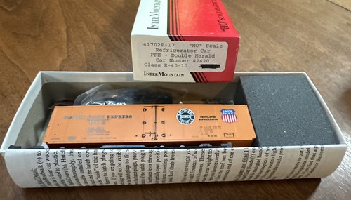 InterMountain HO Kit 41702p-17 Refrigerador Coche PFE Doble Herald 42420 NY | Zustand: New